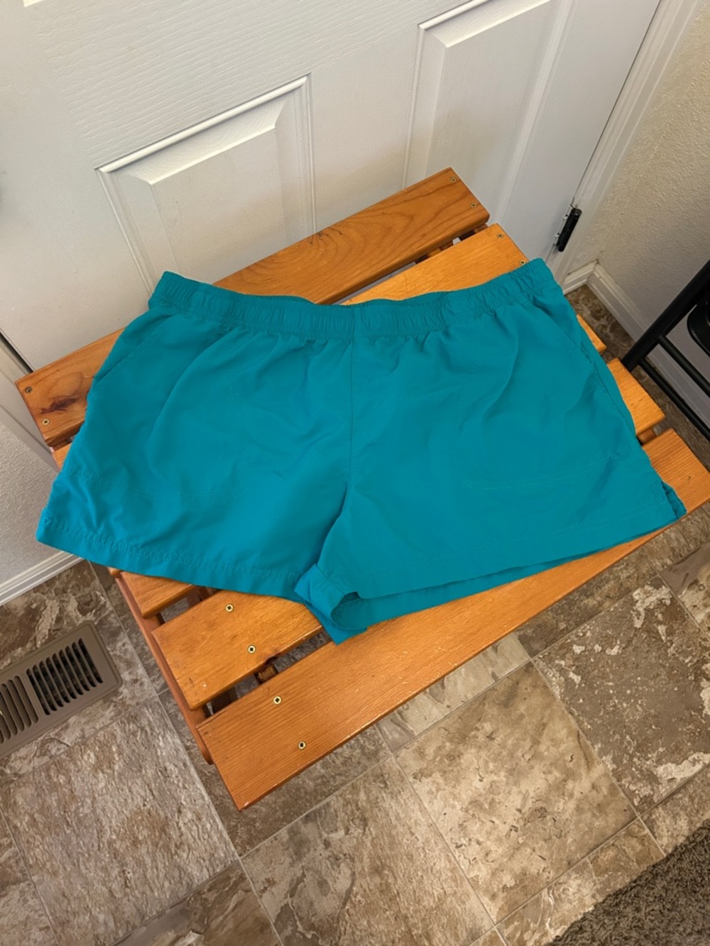 Women's Columbia 3” Teal Athletic Shorts Size XL